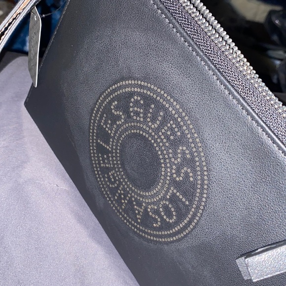 Guess pouch - Picture 3 of 7